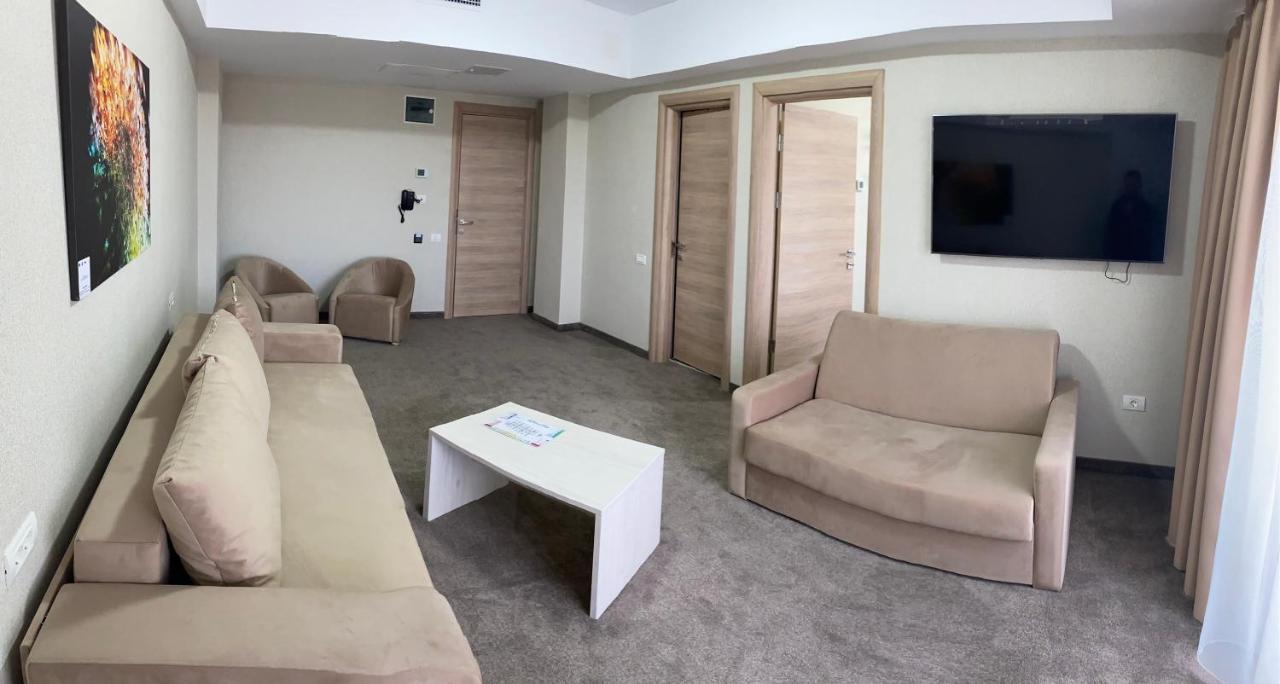 Hotel Alis إيفوري نورد المظهر الخارجي الصورة