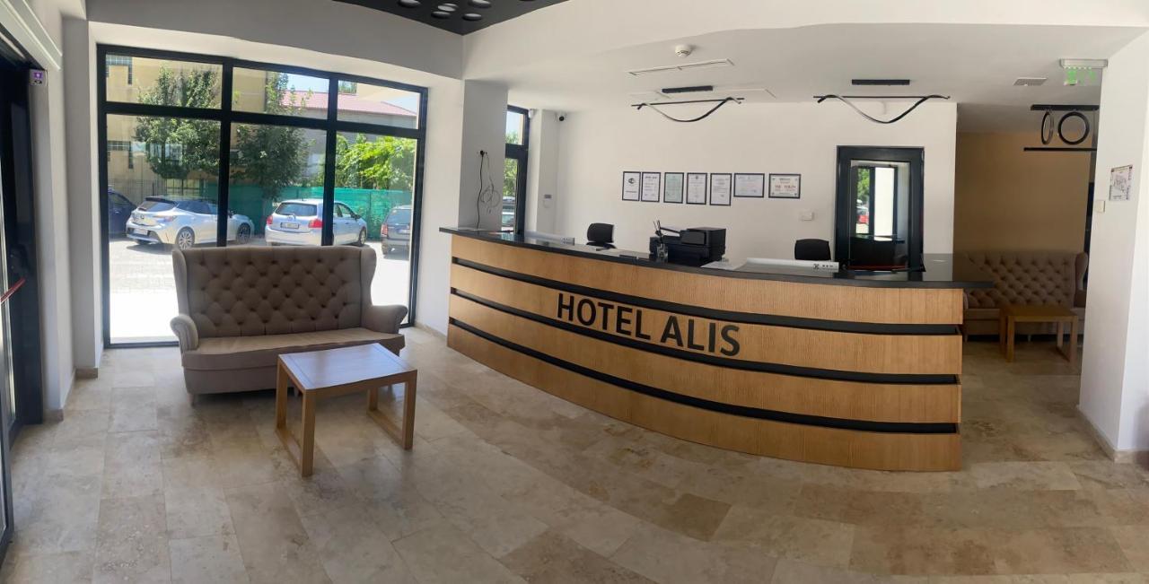 Hotel Alis إيفوري نورد المظهر الخارجي الصورة