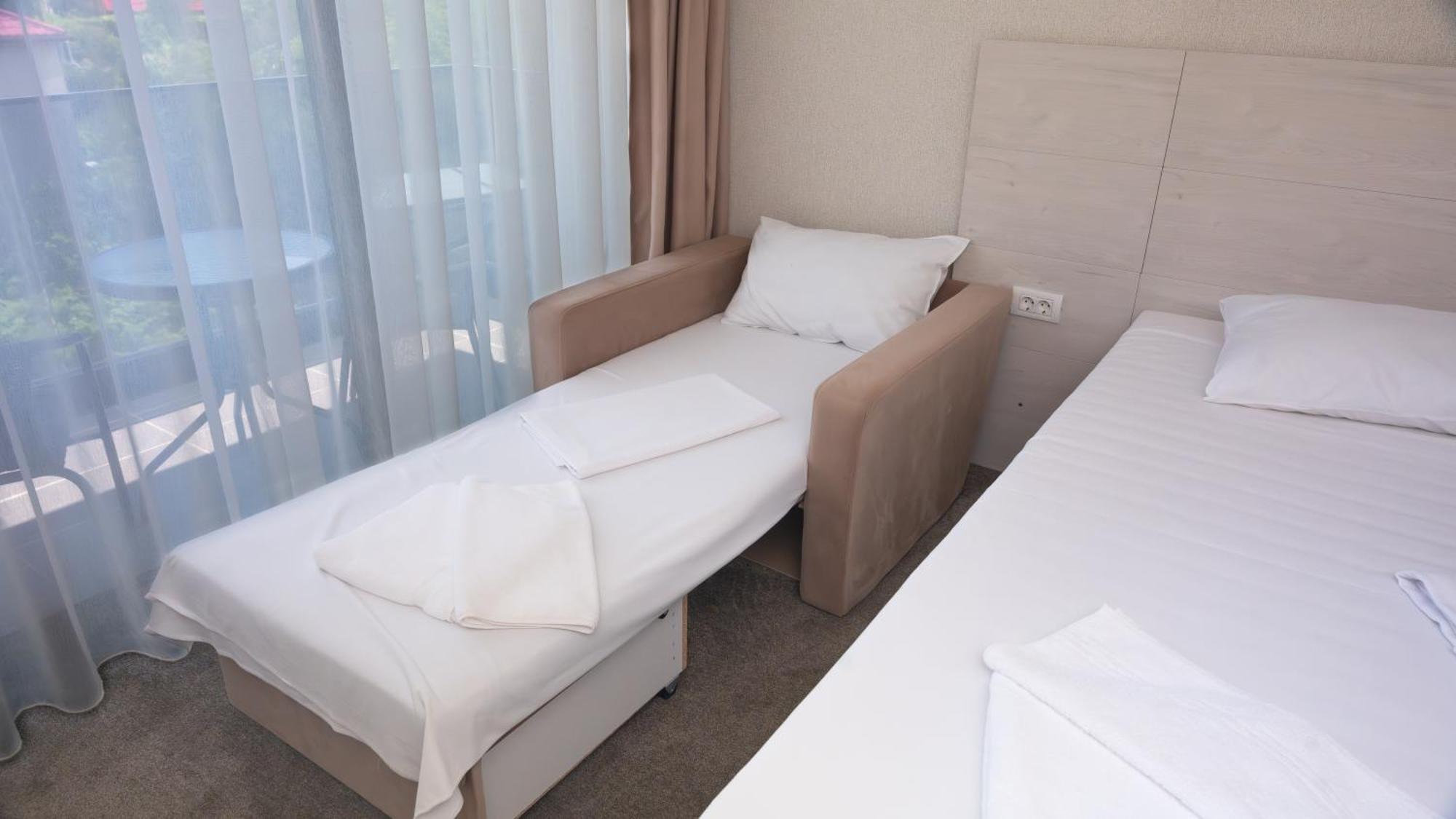 Hotel Alis إيفوري نورد المظهر الخارجي الصورة