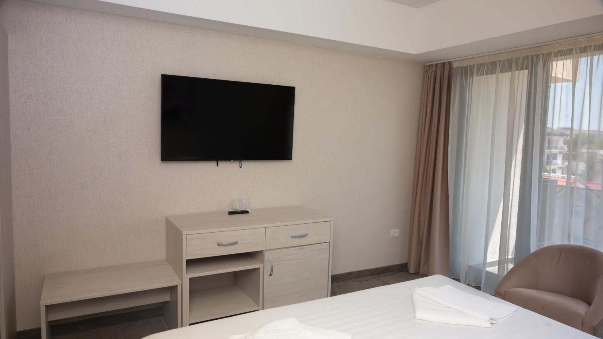 Hotel Alis إيفوري نورد المظهر الخارجي الصورة