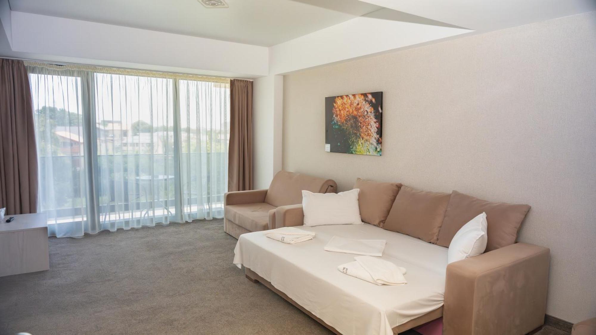 Hotel Alis إيفوري نورد المظهر الخارجي الصورة