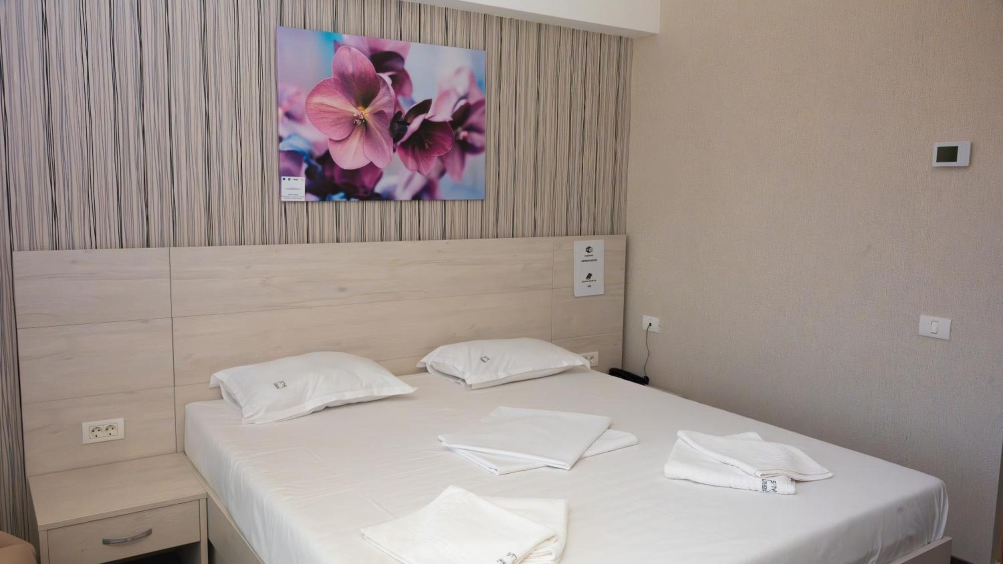Hotel Alis إيفوري نورد المظهر الخارجي الصورة